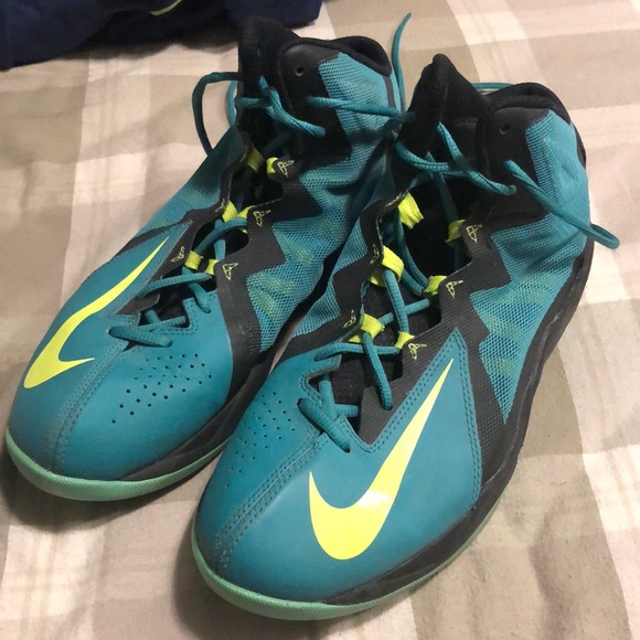 Nike Other - NIKE AIRMAX STUTTER STEP 2 - GREAT CONDITION